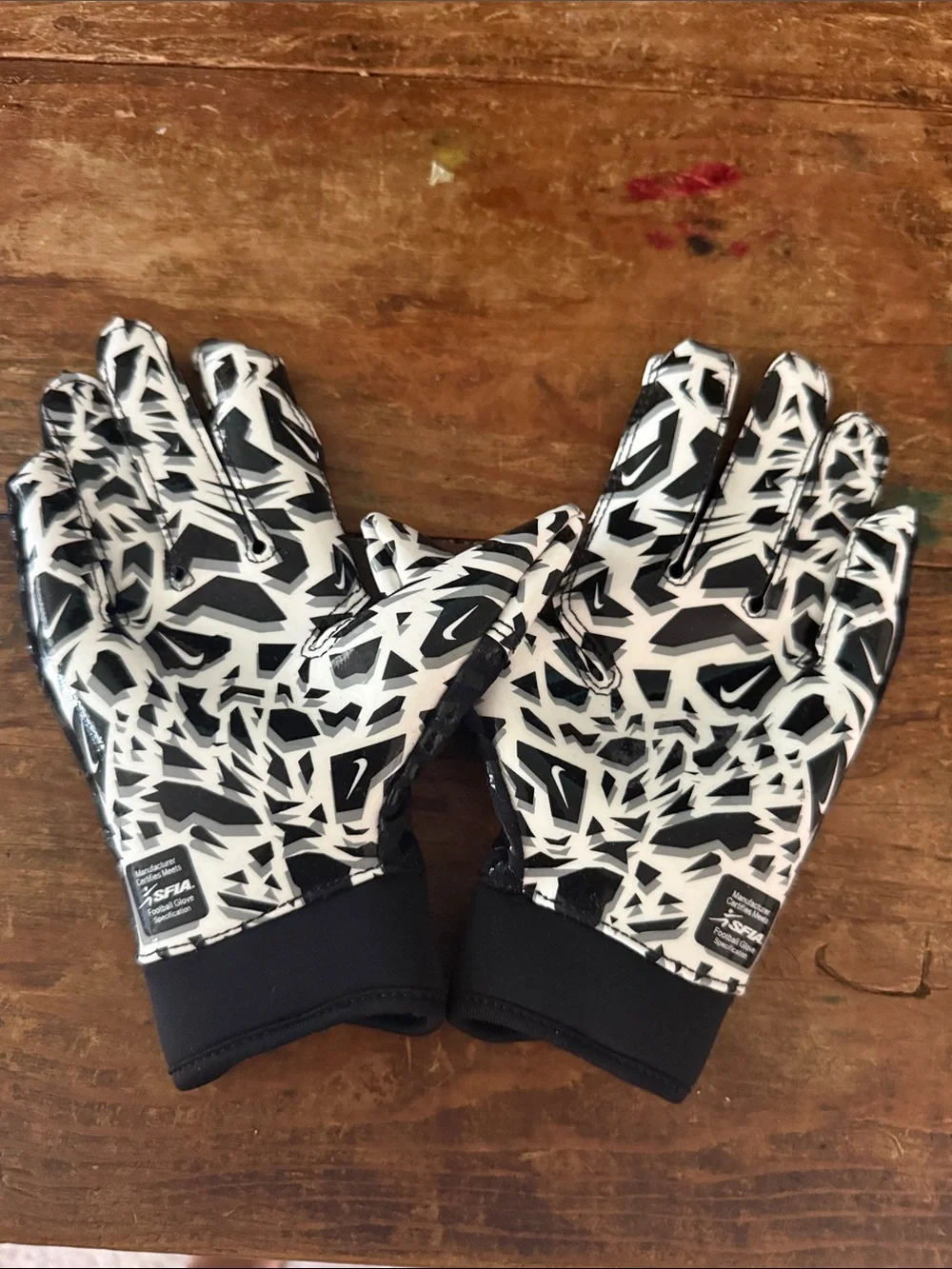 Nike Shark 2.0 youth football gloves